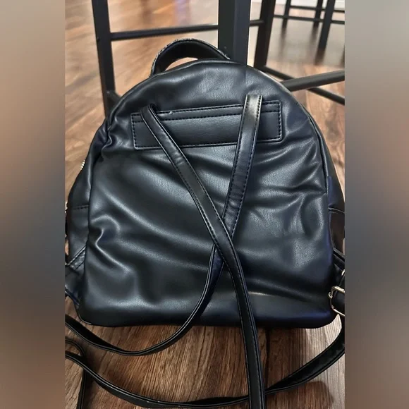 ALDO Chevron Patterned Black Backpack - Picture 2 of 4